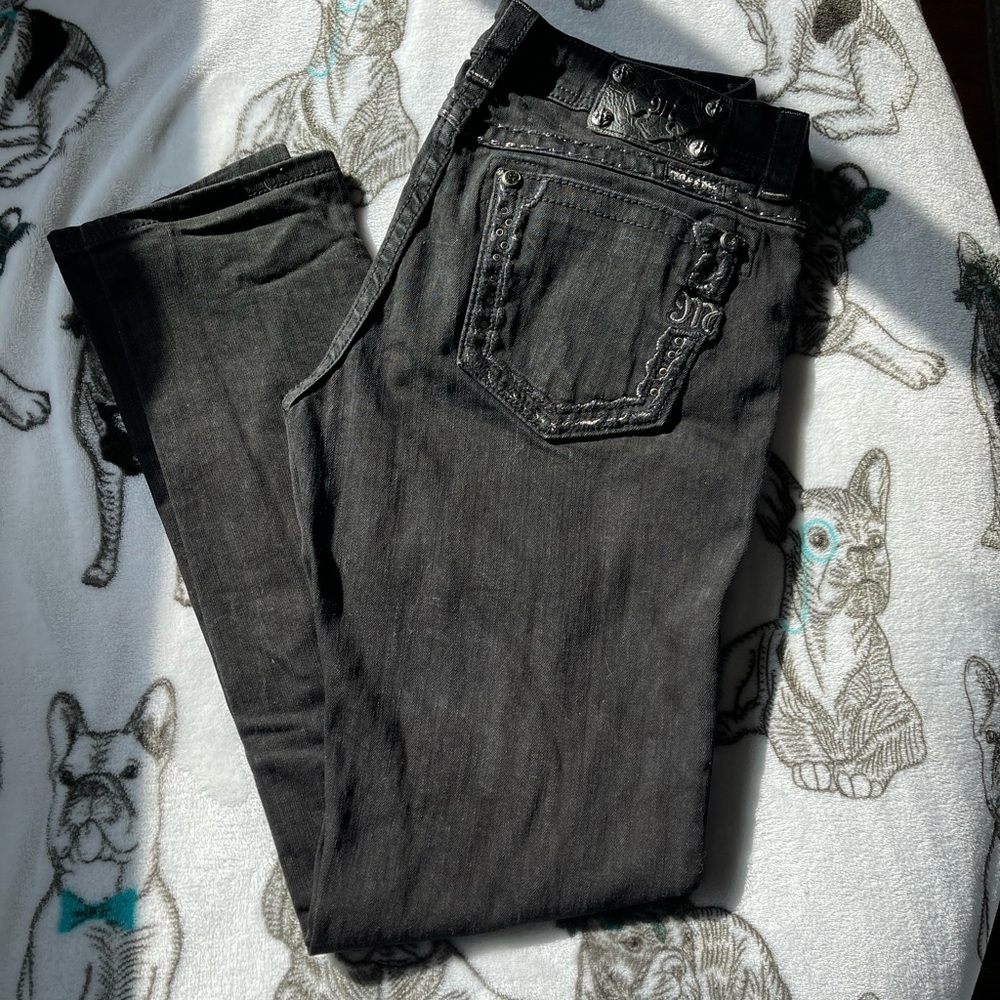 - Miss Me skinny jeans